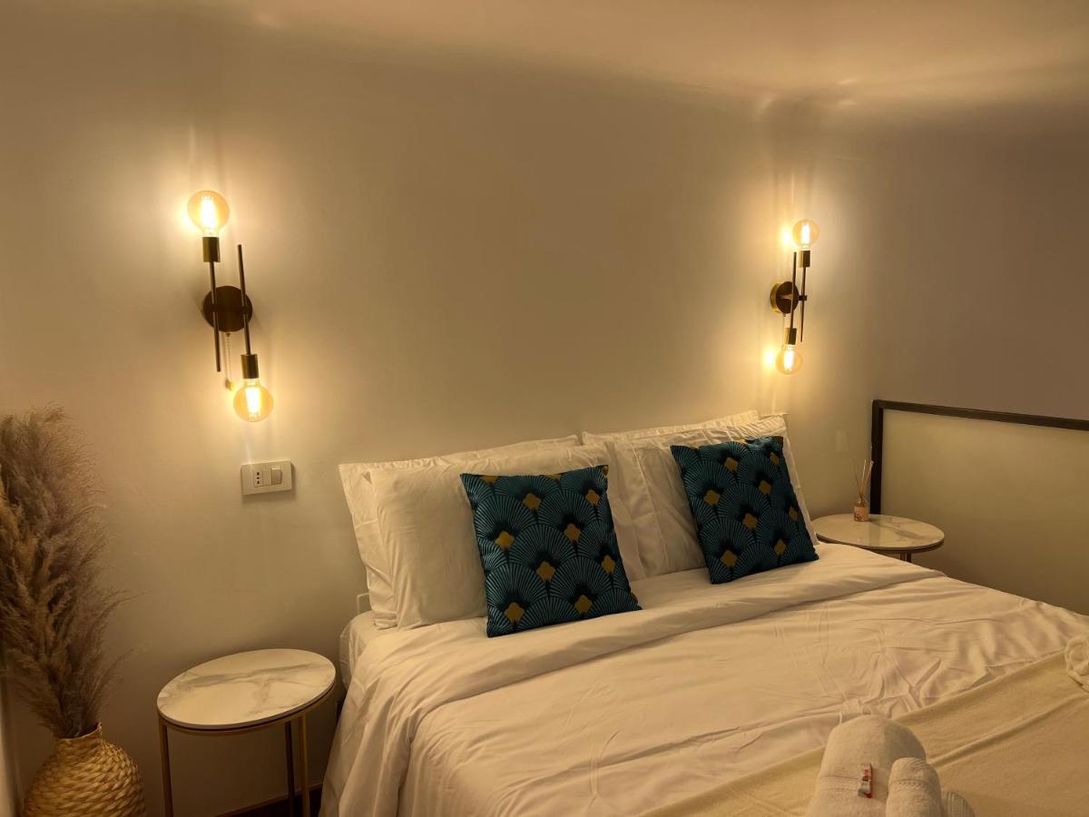 Regina In Porta Romana 2 - Sky Tv, Wifi E Breakfast Box Mailand