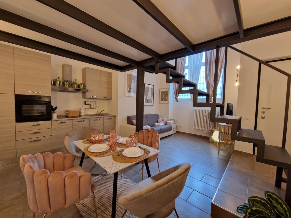 Regina In Porta Romana 2 - Sky Tv, Wifi E Breakfast Box Appartamento
