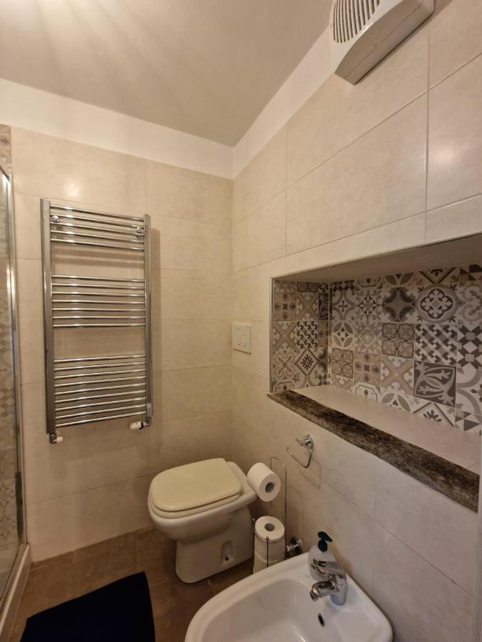 Regina In Porta Romana 2 - Sky Tv, Wifi E Breakfast Box Appartamento Milano
