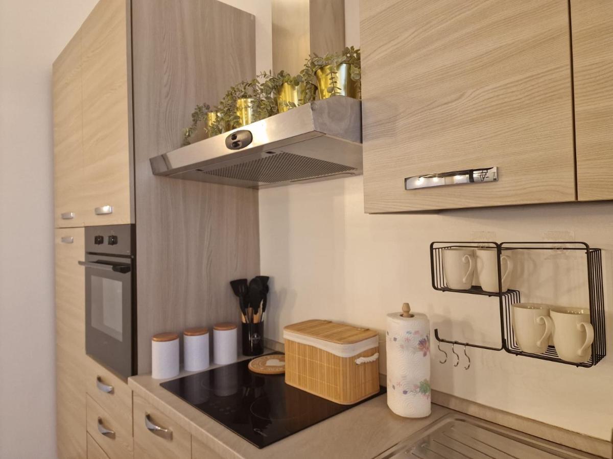 Regina In Porta Romana 2 - Sky Tv, Wifi E Breakfast Box Appartamento Milano