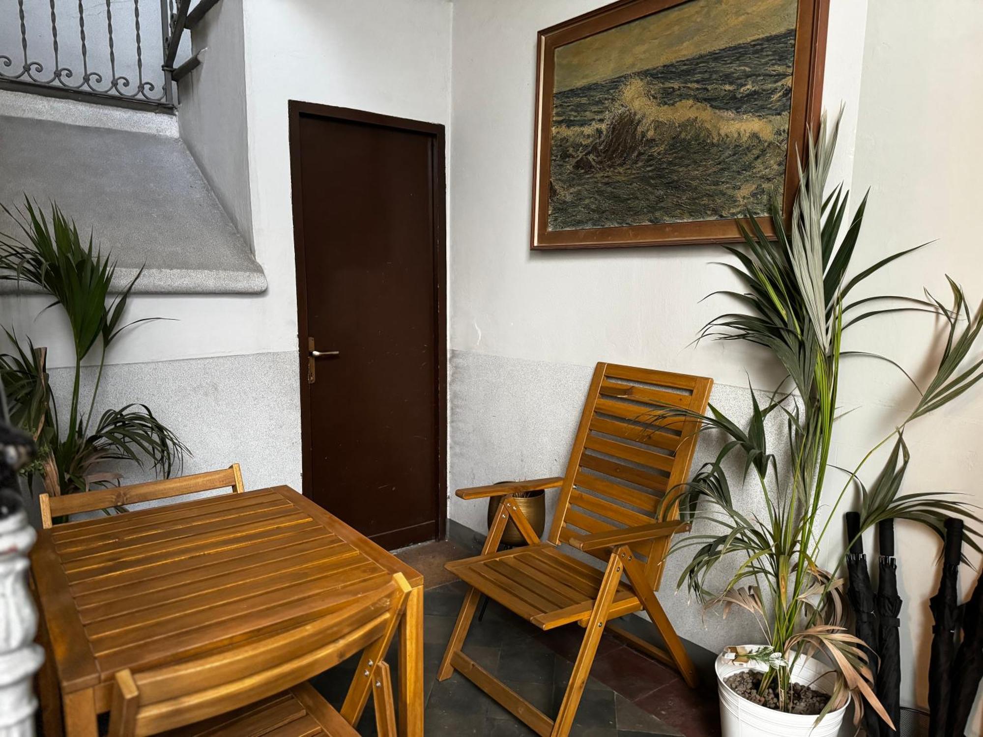 Regina In Porta Romana 2 - Sky Tv, Wifi E Breakfast Box Mailand